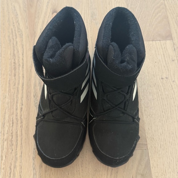 NEVER WORN adidas kids Terrex Snow Cf R.Rdy hiking shoes - Picture 6 of 8